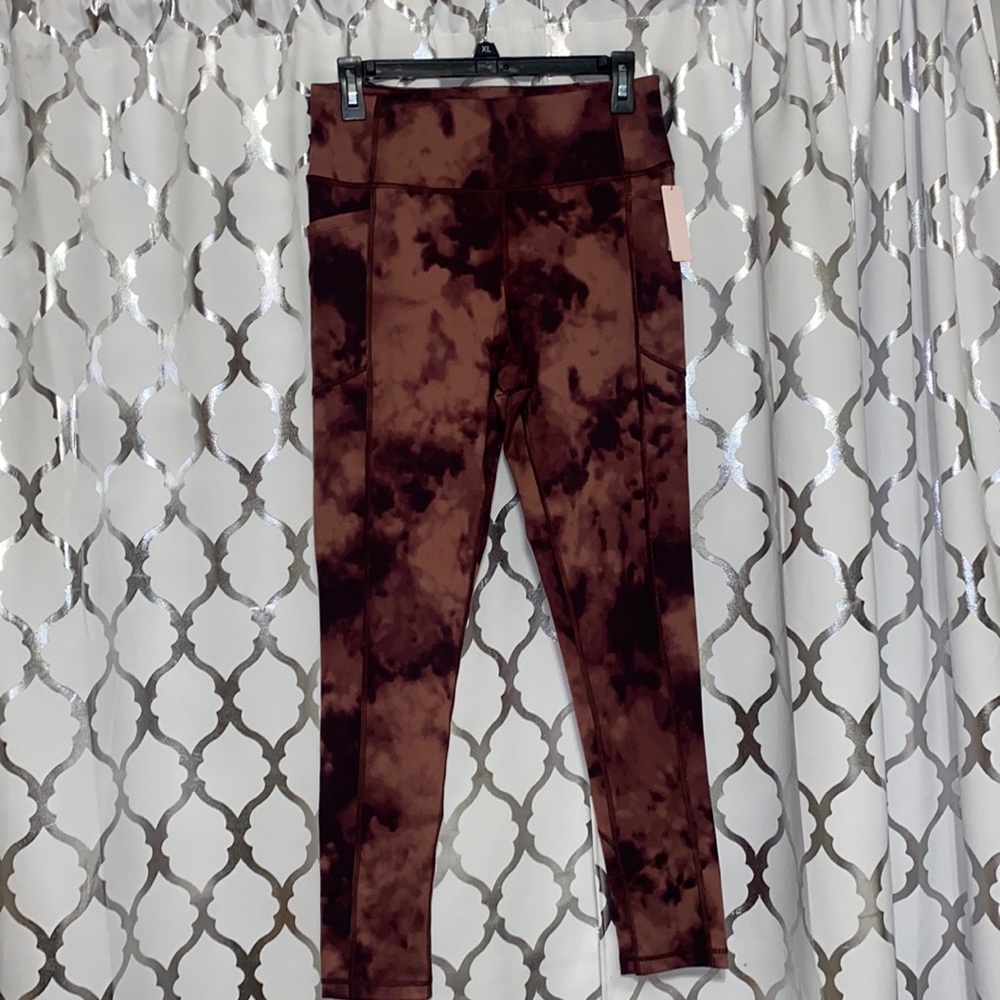 NEW Victoria’s Secret Core Essential pocket leggings with Internal Pocket